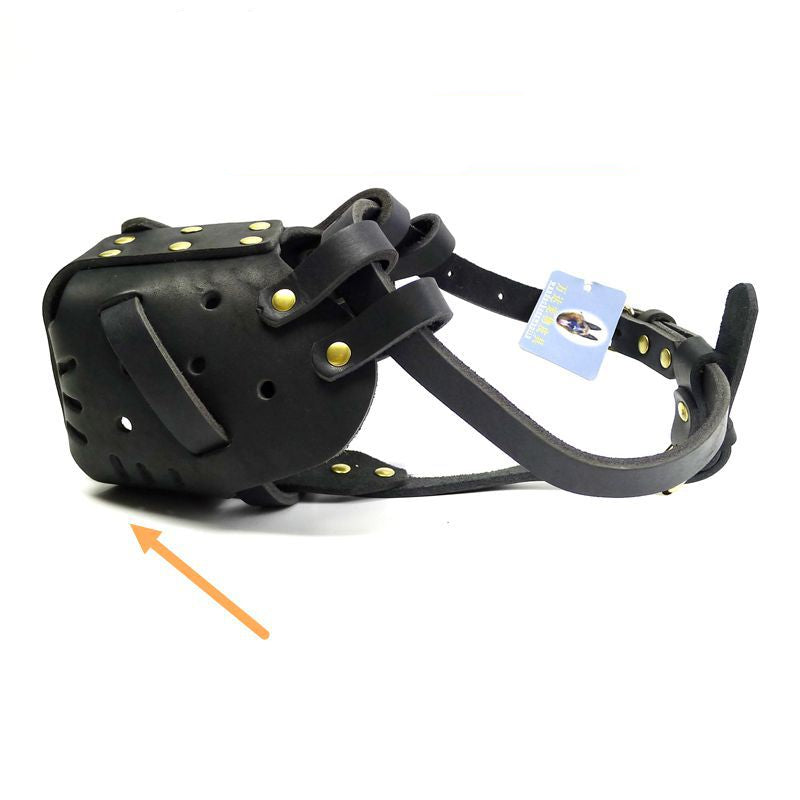 Leather dog muzzle made from natural cowhide, offering a sleek and comfortable design. Ideal for all breeds, it ensures both safety and comfort for your dog during use